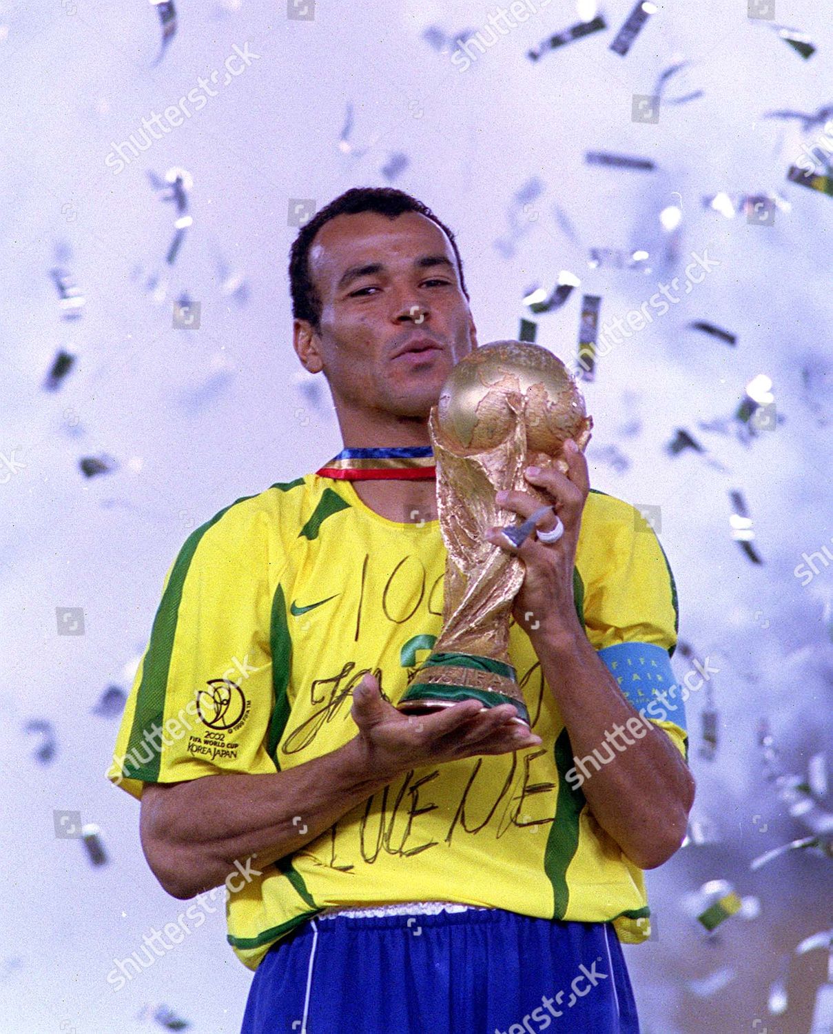 Cafu là hậu vệ cánh có nền tảng thể lực mạnh mẽ, từng vô địch World Cup