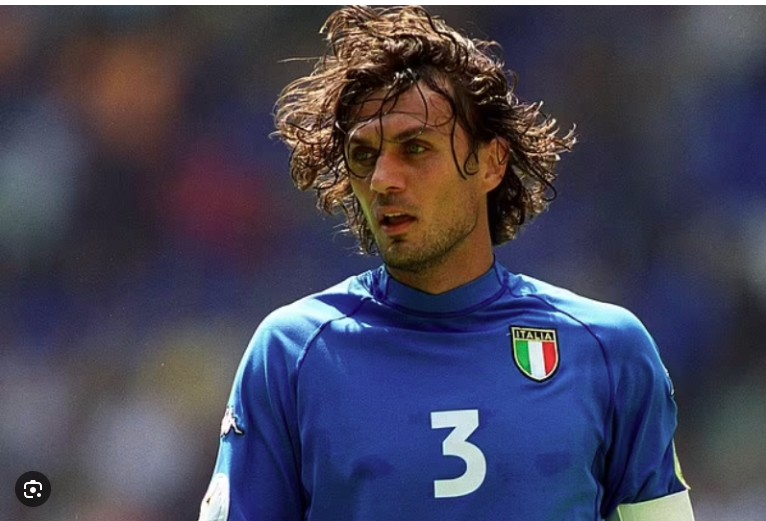 Paolo Maldini là huyền thoại số 1 chơi ở vị trí hậu vệ cánh mà lịch sử phải gọi tên