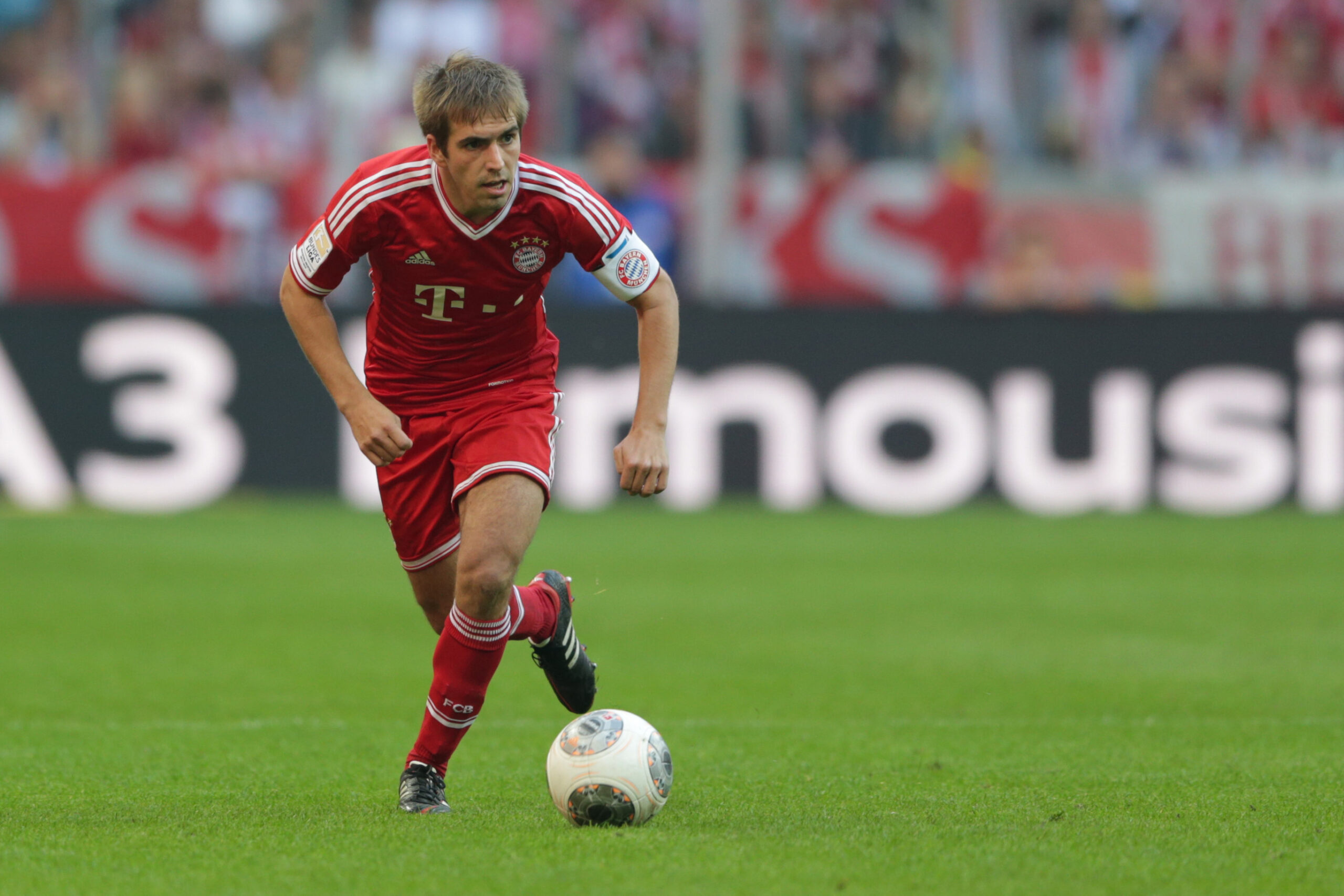 Philipp Lahm là hậu vệ cánh số 1 lịch sử bóng đá Đức, cả sự nghiệp anh chưa từng phải nhận thẻ đỏ nào.